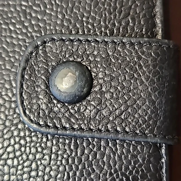 Chanel CC Logo Caviar Lambskin Bifold Wallet - Picture 6 of 7